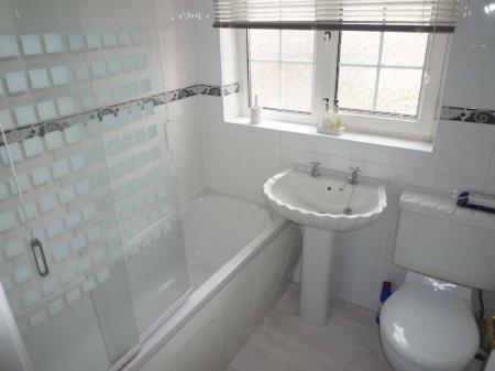 2 bedroom House to let in Cottage Close, Swadlincote, DE11