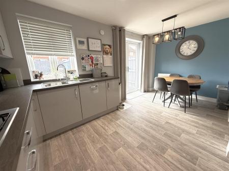 3 bedroom End of terrace house for sale in King Lane, Burton-On-Trent