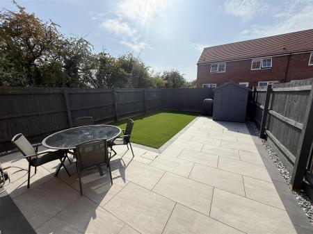 3 bedroom End of terrace house for sale in King Lane, Burton-On-Trent