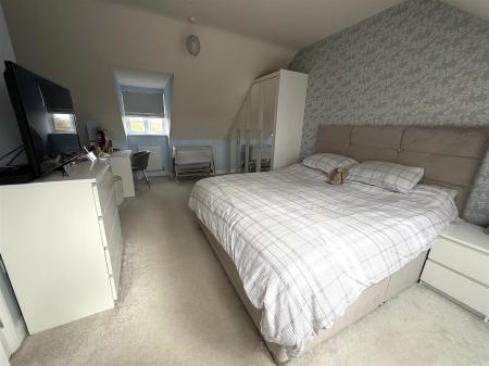 3 bedroom End of terrace house for sale in King Lane, Burton-On-Trent