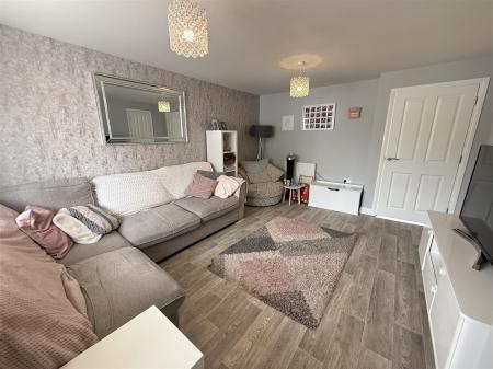 3 bedroom End of terrace house for sale in King Lane, Burton-On-Trent