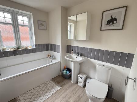3 bedroom End of terrace house for sale in King Lane, Burton-On-Trent