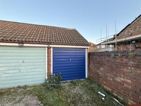 3 bedroom Town house for sale in Alexandra Road, Swadlincote