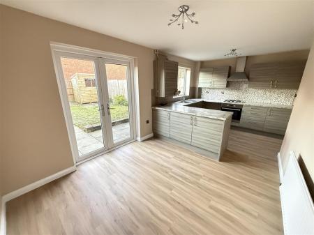 3 bedroom Town house for sale in Alexandra Road, Swadlincote