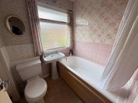 3 bedroom Town house for sale in Winchester Drive, Burton-On-Trent