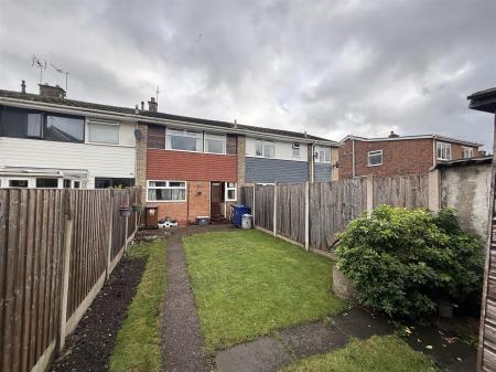 3 bedroom Town house for sale in Winchester Drive, Burton-On-Trent