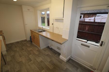 3 bedroom Terraced House to let in Shobnall Road, Staffordshire, Burton upon Trent, DE14