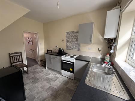 2 bedroom Terraced House to let in Napier Street, Staffordshire, Burton upon Trent, DE14