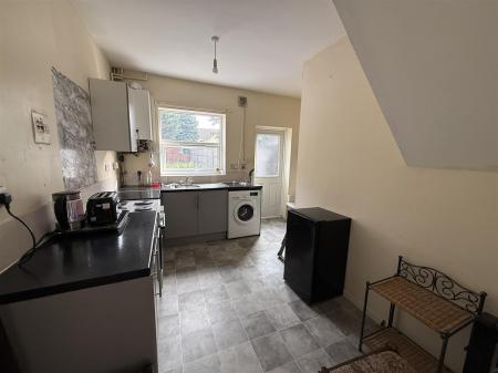 2 bedroom Terraced House to let in Napier Street, Staffordshire, Burton upon Trent, DE14