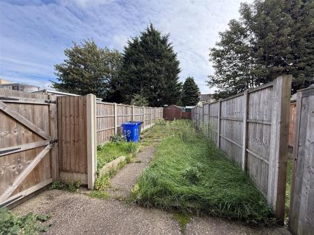2 bedroom Terraced House to let in Napier Street, Staffordshire, Burton upon Trent, DE14
