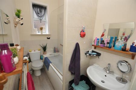 3 bedroom End of terrace house for sale in Shobnall Road, Burton-On-Trent