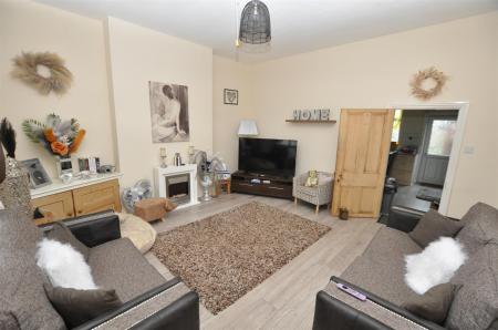 3 bedroom End of terrace house for sale in Shobnall Road, Burton-On-Trent