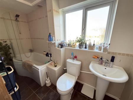 4 bedroom Semi-detached house for sale in Clays Lane, Branston, Burton on Trent
