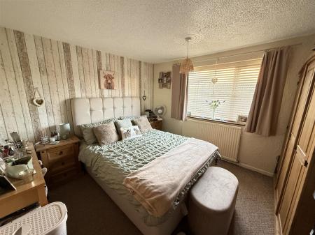 4 bedroom Semi-detached house for sale in Clays Lane, Branston, Burton on Trent