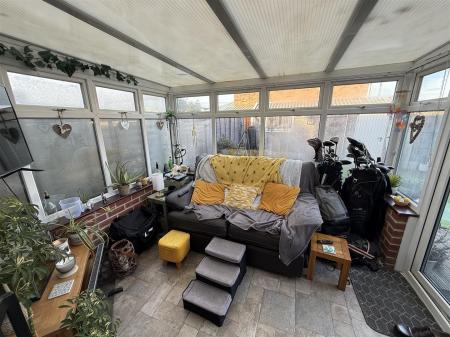 4 bedroom Semi-detached house for sale in Clays Lane, Branston, Burton on Trent