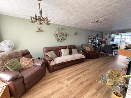 4 bedroom Semi-detached house for sale in Clays Lane, Branston, Burton on Trent