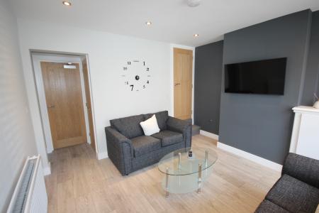 1 bedroom House share to let in Wyggeston Street, Burton upon Trent, DE13