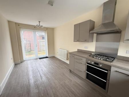 3 bedroom Detached house for sale in Bath Road, Castle Gresley, Swadlincote