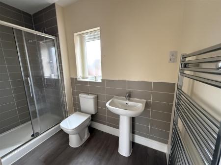 3 bedroom Detached house for sale in Bath Road, Castle Gresley, Swadlincote