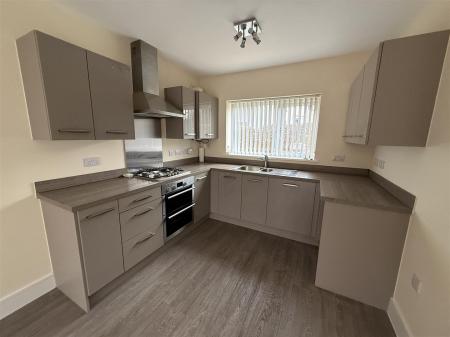 3 bedroom Detached house for sale in Bath Road, Castle Gresley, Swadlincote