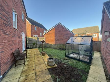 3 bedroom Detached house for sale in Bath Road, Castle Gresley, Swadlincote