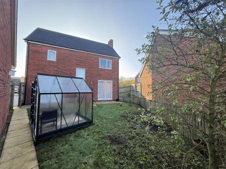 3 bedroom Detached house for sale in Bath Road, Castle Gresley, Swadlincote