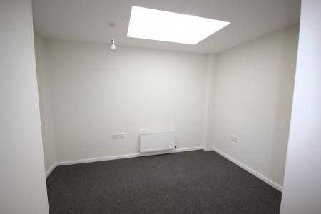 2 bedroom Flat to let in Caxton Court, Staffordshire, Burton upon Trent, DE14