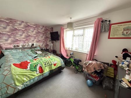 2 bedroom Apartment for sale in Sycamore Road, Burton-On-Trent