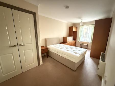 2 bedroom Apartment for sale in All Saints Road, Burton-On-Trent