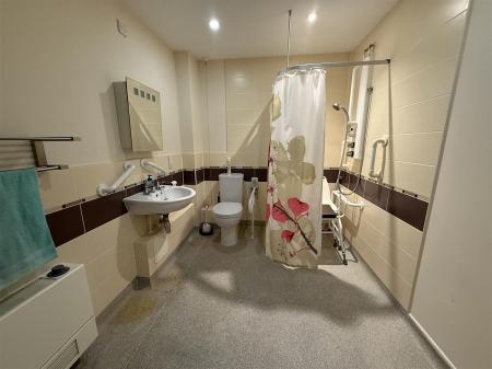 2 bedroom Apartment for sale in All Saints Road, Burton-On-Trent