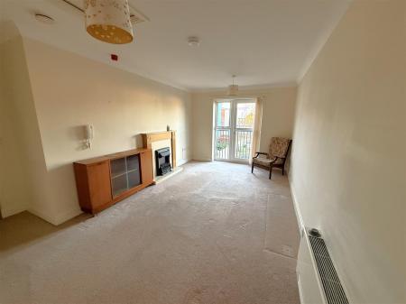 2 bedroom Apartment for sale in All Saints Road, Burton-On-Trent