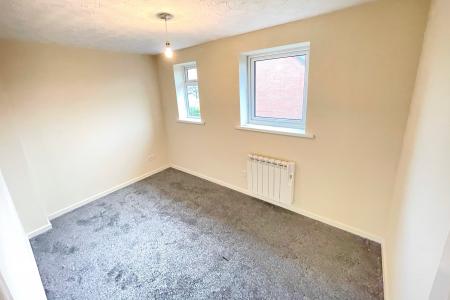 2 bedroom Semi-detached house to let in Barley Close, Stretton, DE14