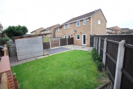 2 bedroom Semi-detached house to let in Barley Close, Stretton, DE14