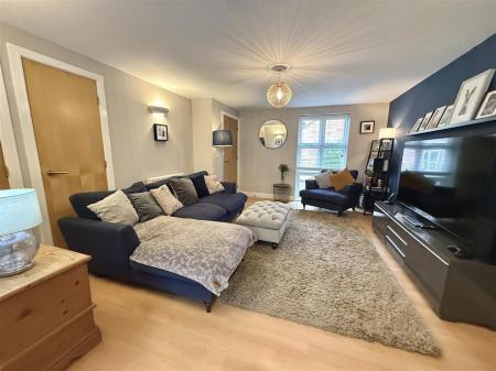 2 bedroom End of terrace house for sale in Castlegate, Tutbury, Burton-On-Trent