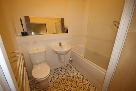 2 bedroom Flat to let in Tiger Court, Staffordshire, Burton upon Trent, DE14