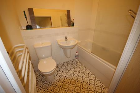 2 bedroom Flat to let in Tiger Court, Staffordshire, Burton upon Trent, DE14