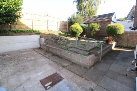 3 bedroom House to let in Ferry Vale Close, Stapenhill, DE15