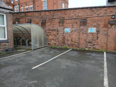 1 bedroom House share to let in Borough Road, Burton upon Trent, DE14