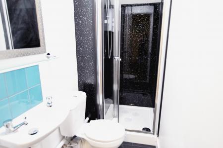 1 bedroom House share to let in Borough Road, Burton upon Trent, DE14