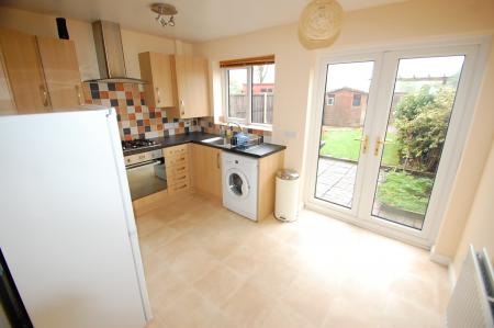 2 bedroom House to let in Seymour Avenue, Stretton, DE14