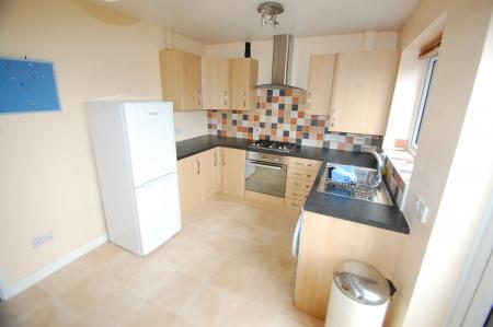2 bedroom House to let in Seymour Avenue, Stretton, DE14
