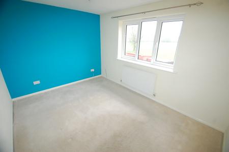 2 bedroom House to let in Seymour Avenue, Stretton, DE14
