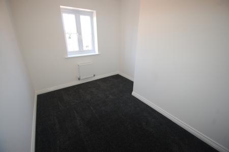 2 bedroom Apartment to let in Windmill Close, Woodville, DE11