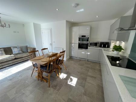 4 bedroom Detached house for sale in Fern Tree Walk, Off Forest Road, Burton On Trent