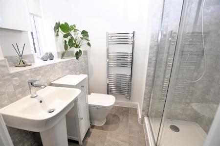 4 bedroom Detached house for sale in Fern Tree Walk, Off Forest Road, Burton On Trent