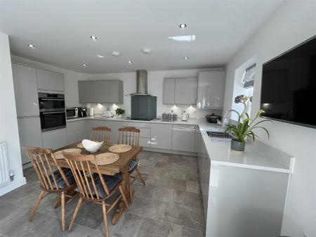 4 bedroom Detached house for sale in Fern Tree Walk, Off Forest Road, Burton On Trent