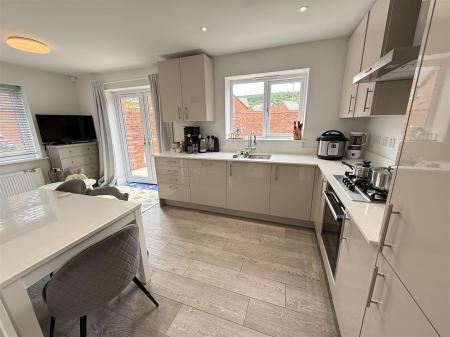 3 bedroom Property for sale in Hill Crest Road, Branston, Near Tatenhill