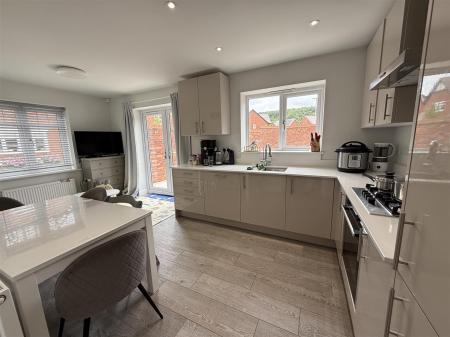 3 bedroom Property for sale in Hill Crest Road, Branston, Near Tatenhill