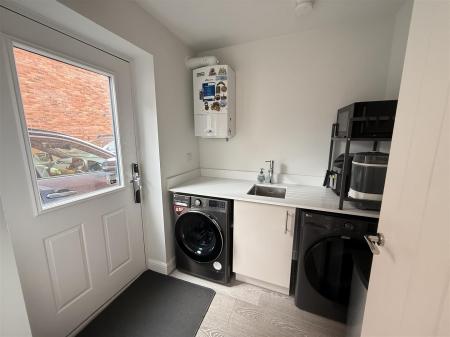 3 bedroom Property for sale in Hill Crest Road, Branston, Near Tatenhill