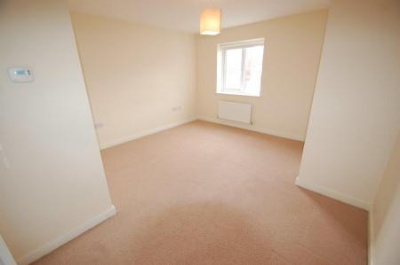 3 bedroom Detached house to let in Sutton Crescent, Barton-under-Needwood, DE13